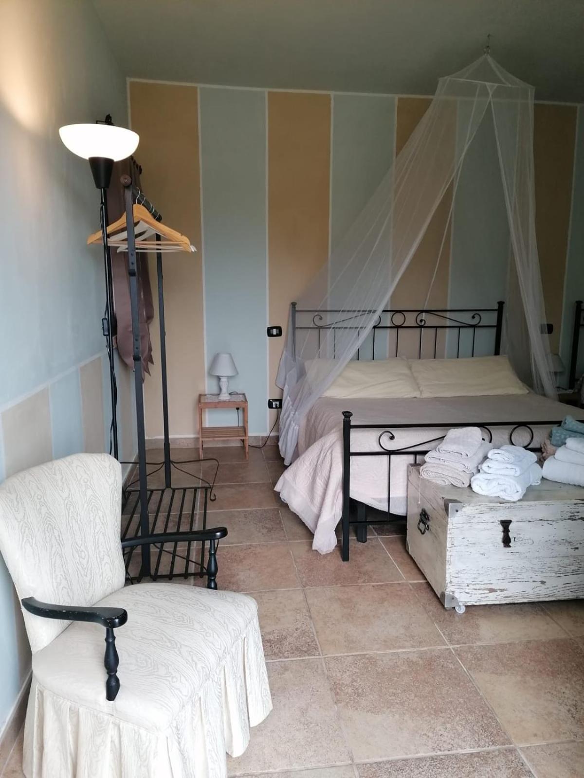Casale Cavatella Bed & Breakfast Сермонета Екстериор снимка